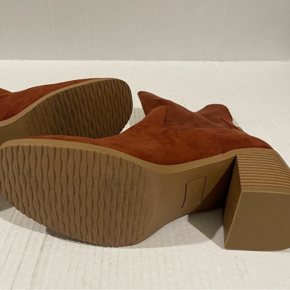 Women’s Sun + Stone Lyraa Brown Faux Suede Heel Boots Size 9.5 US! - Picture 6 of 8